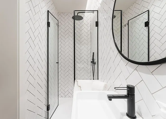 Guestready - Somebody's Story - C