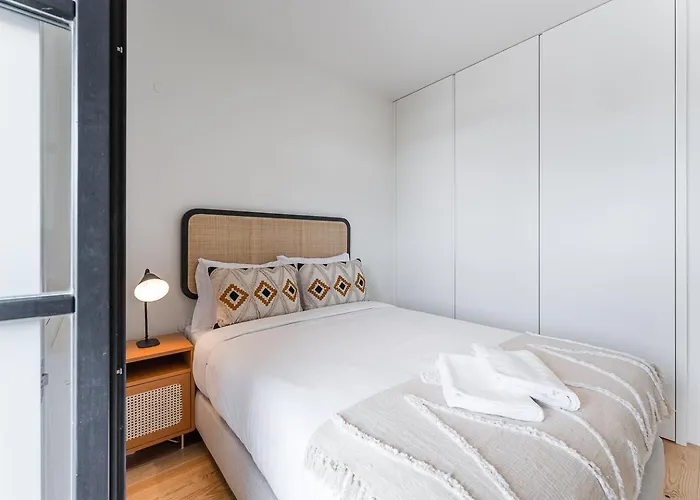 Guestready - Somebody's Story - C Oporto