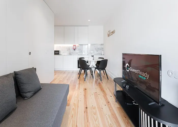 Guestready - Somebody's Story - C *